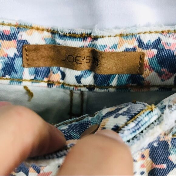 NWT Joe’s Mosaic Distressed Hi Rise Jeans Short 26 - Picture 5 of 8